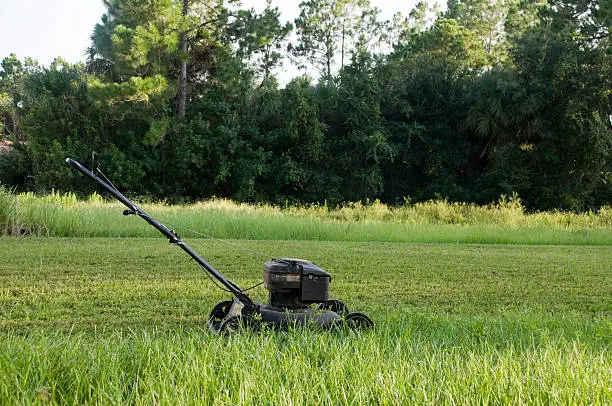 Can you mow wet grass in Miami Gardens, FL